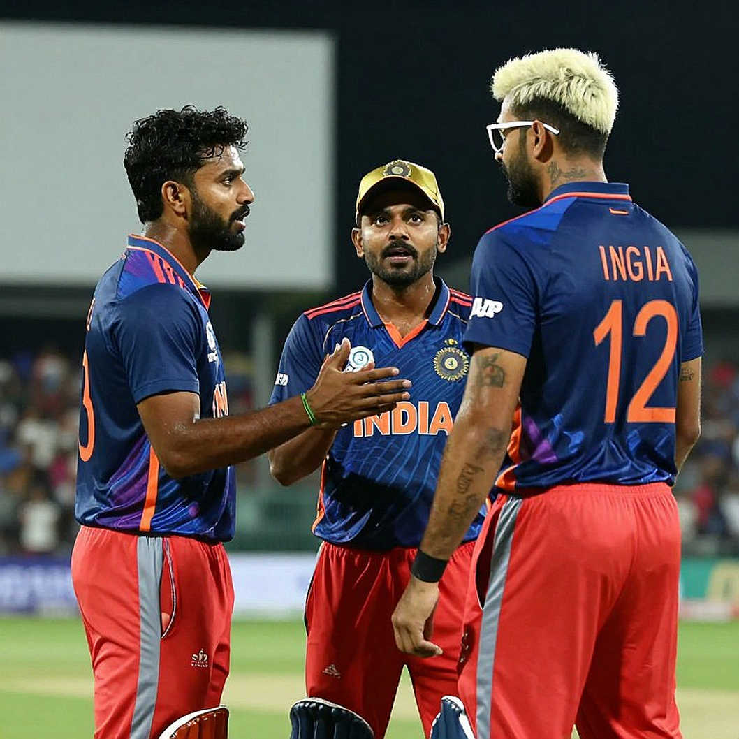 উনিশ বছরের শরীর, দীর্ঘ চুক্তির হিসাব: ফ্র্যাঞ্চাইজি বাজারে কিশোর পেসারদের অলিখিত খাতা