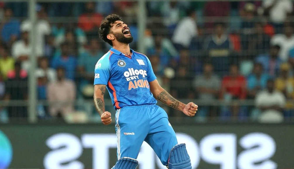 ৩৫১ তাড়া, চার ওভার দেরি আর একটি জরিমানা: যে ম্যাচ ভারত হারল, সিরিজ নয়