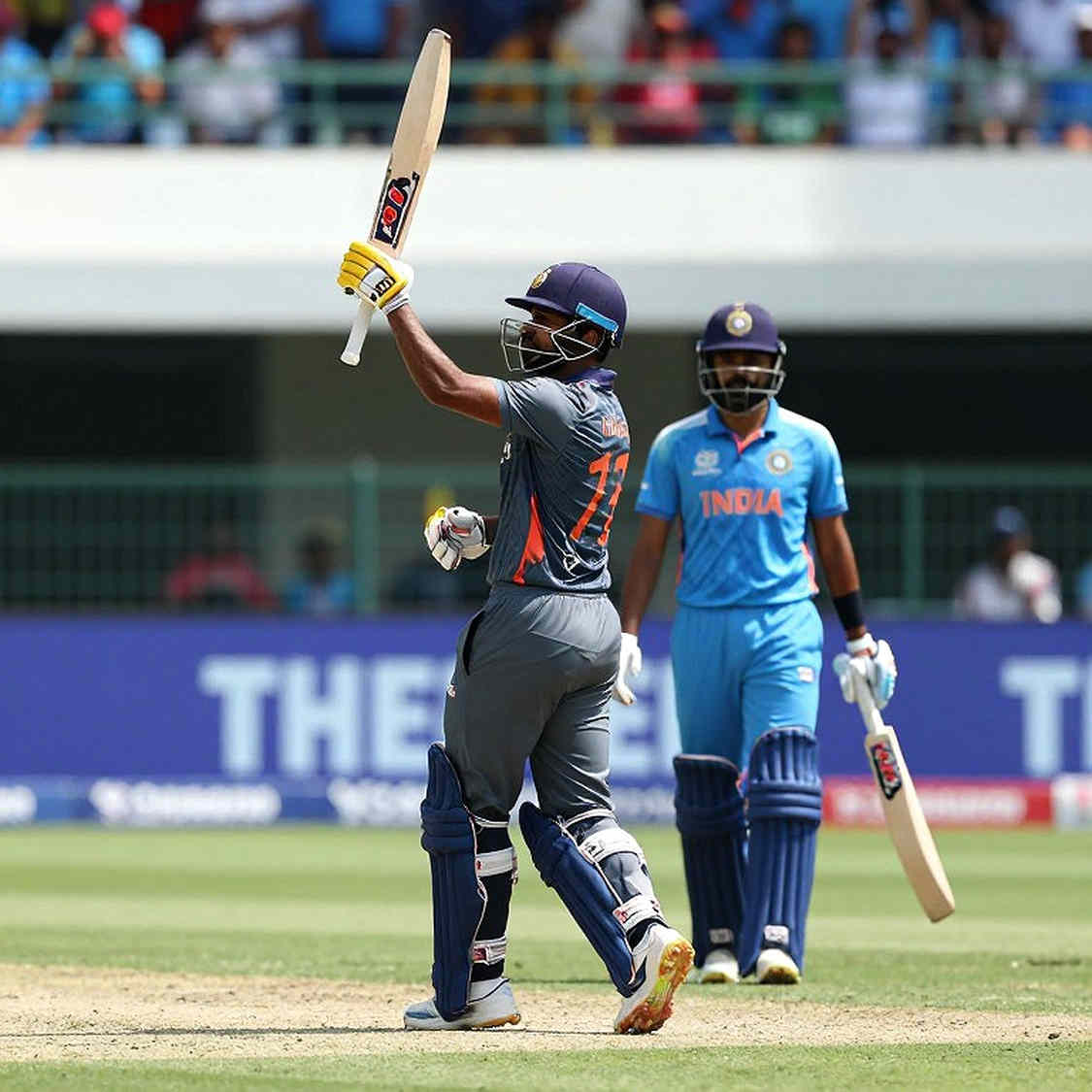 খালি ডেটার ভিড়: ক্রিকেটের তথ্যঅর্থনীতি, ব্লকচেইন ফ্যান-টোকেন আর যাচাইয়ের শৃঙ্খলা